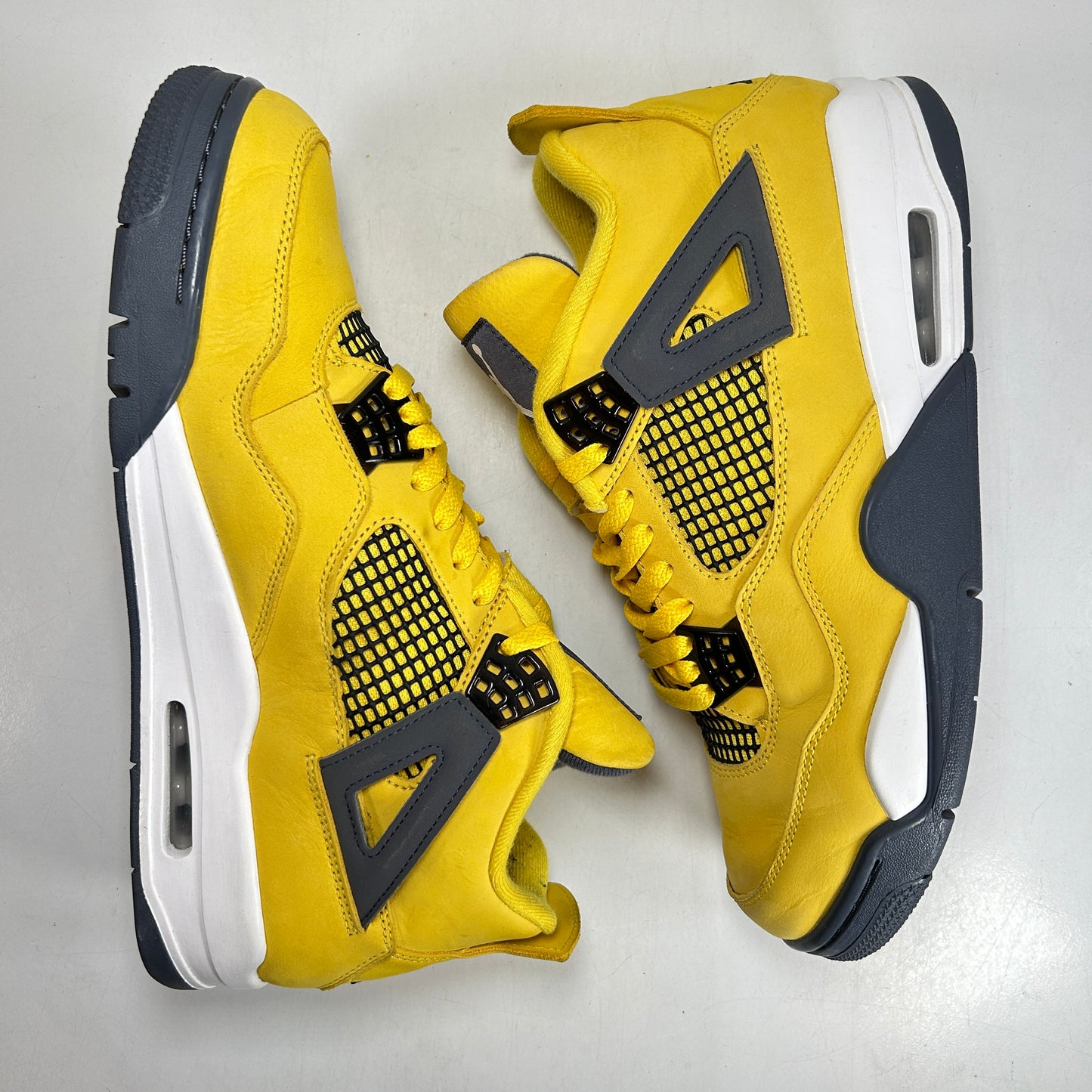 CT8527 700 Jordan 4 Retro Lightning (2021) [USED] - 10.5 M (Used3)