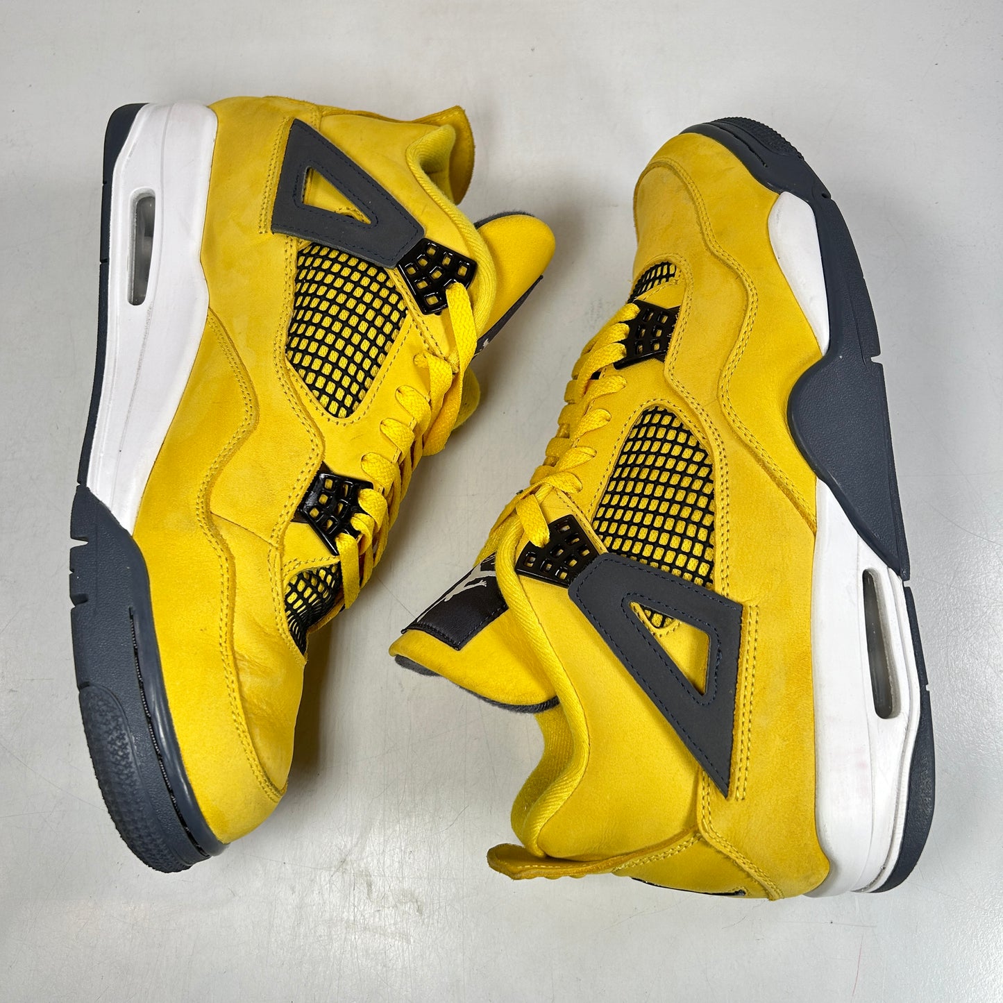 CT8527 700 Jordan 4 Retro Lightning (2021) [USED] - 11.5 M (Used) (No Box)