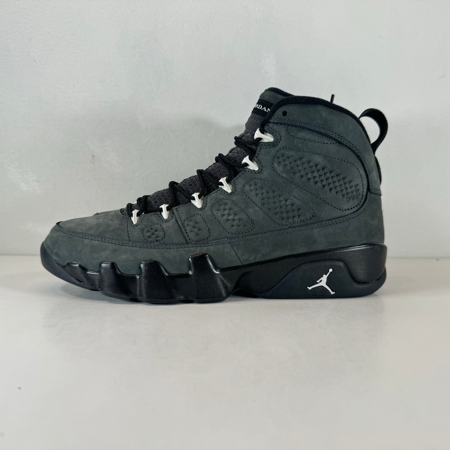 302370 013 Jordan 9 Retro Anthracite [USED] - 9.5 M (Used) (No Box)
