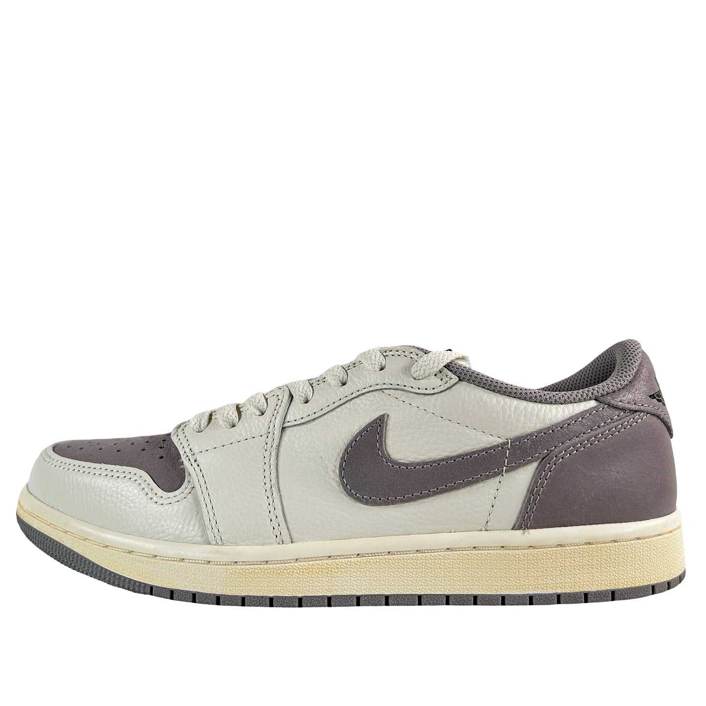 CZ0790 101 Jordan 1 Retro Low OG Atmosphere Grey [USED] - 8.5 M (Used)
