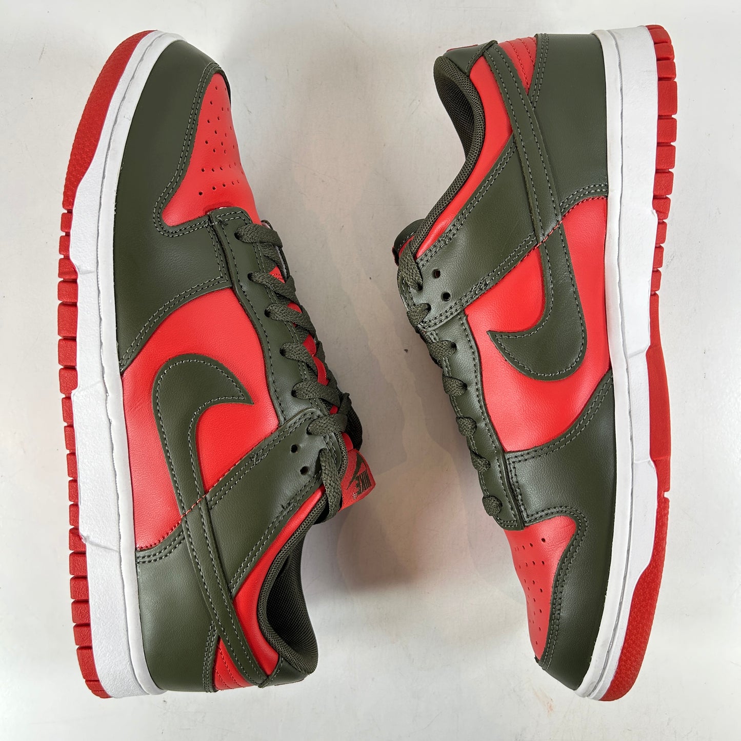 DV0833 600 Nike Dunk Low Mystic Red Cargo Khaki [USED] - 11 M (Used)