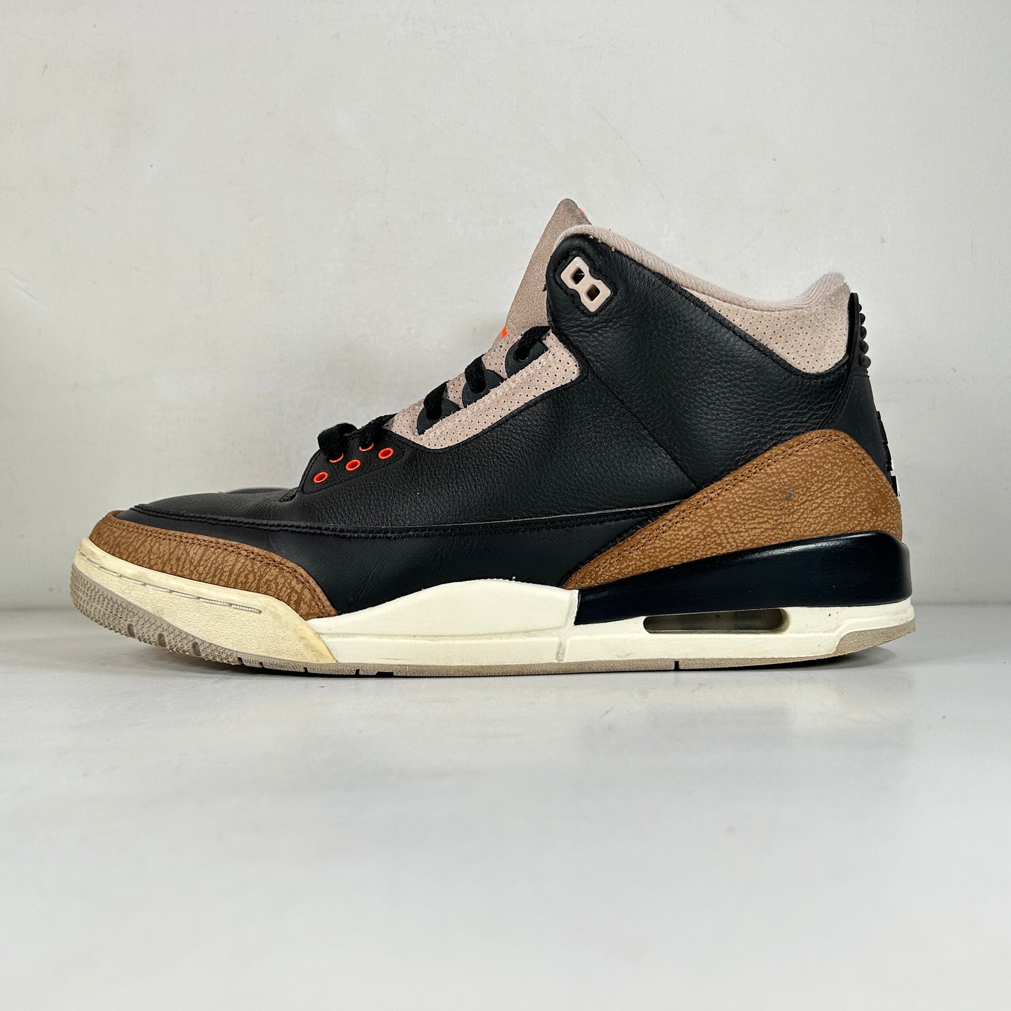 CT8532 008 Jordan 3 Retro Desert Elephant [USED] - 13 M (Used)