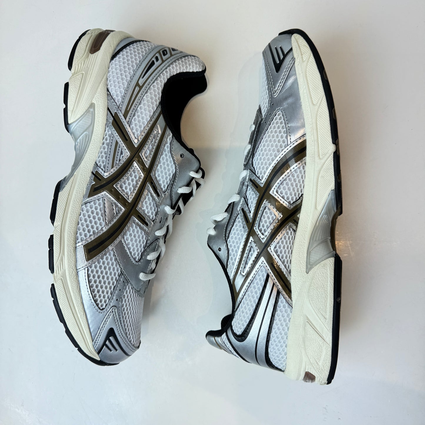 1201A256 113 ASICS Gel-1130 White Clay Canyon [USED] - 11 M (Used)