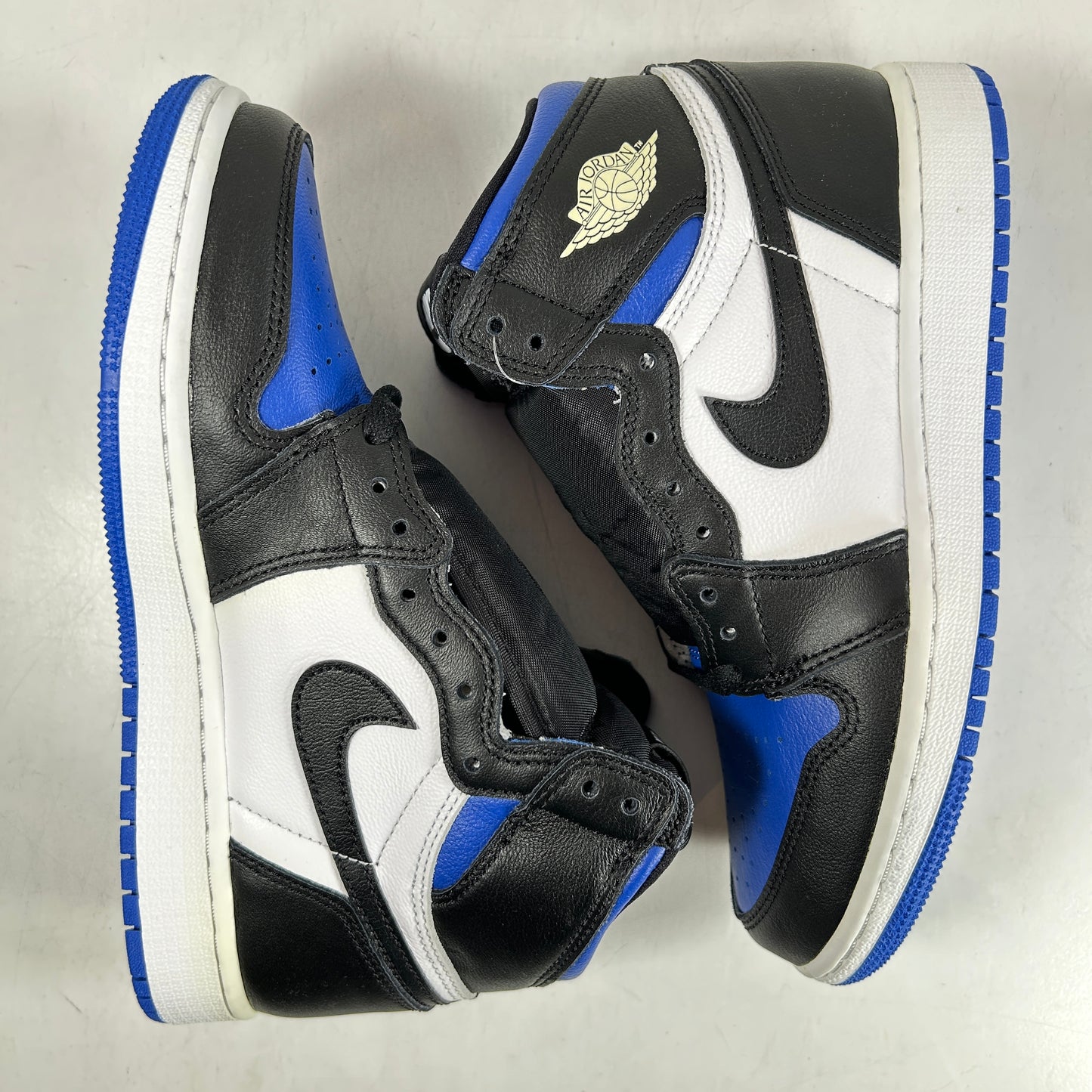 575441 041 Jordan 1 Retro High Royal Toe (GS) [CONDITIONAL] - 4.5 Y (Yellowing)