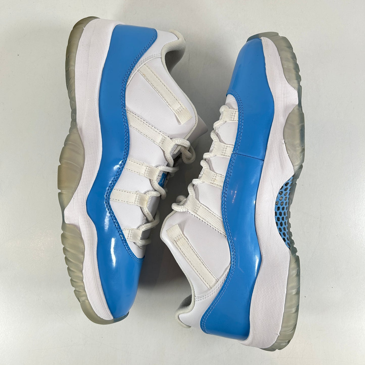 528895 106 Jordan 11 Retro Low University Blue (2017) [USED] - 10.5 M (VNDS) (Replace Box) (No Lid)