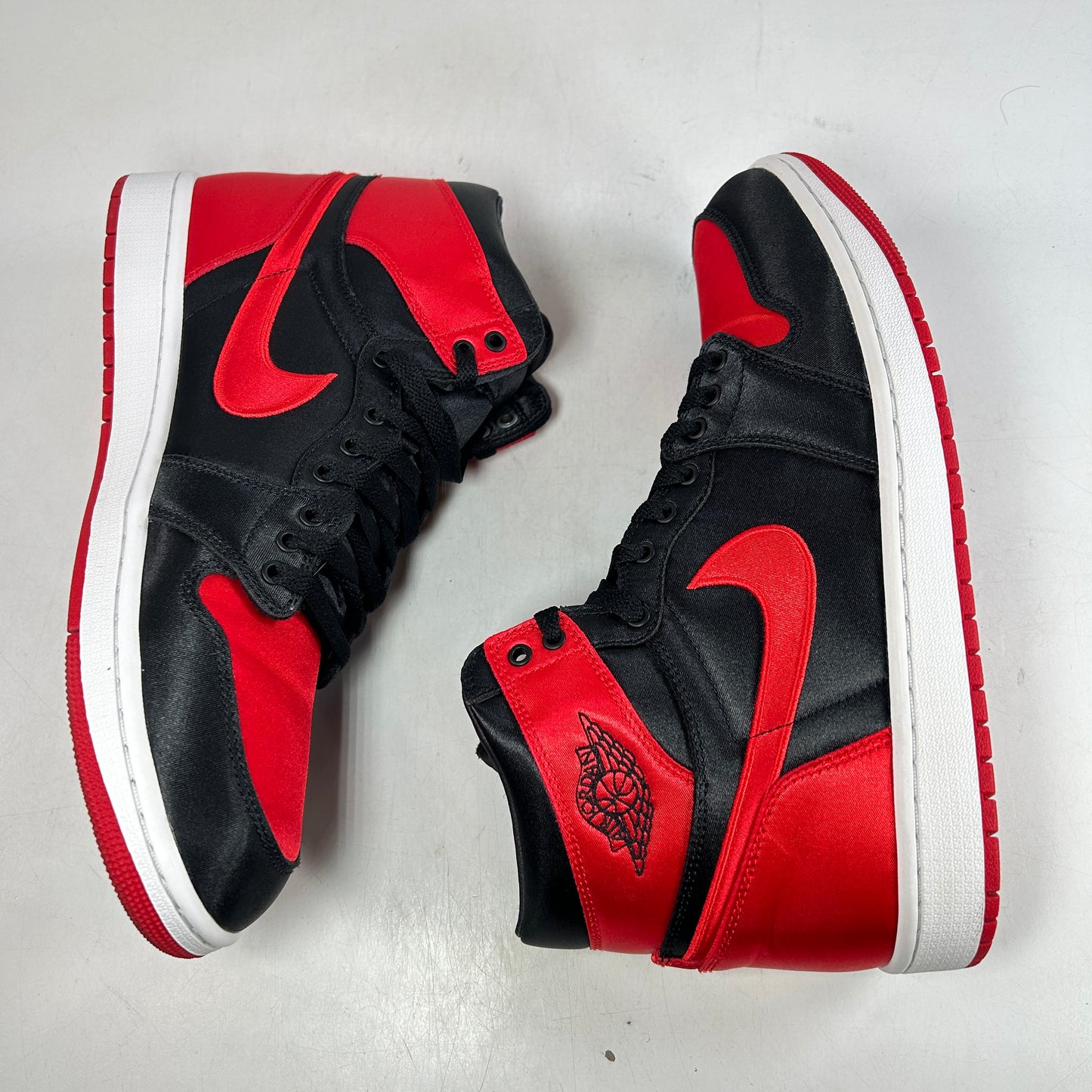 FD4810 061 Jordan 1 Retro High OG Satin Bred [USED] - 12 W (Used3)