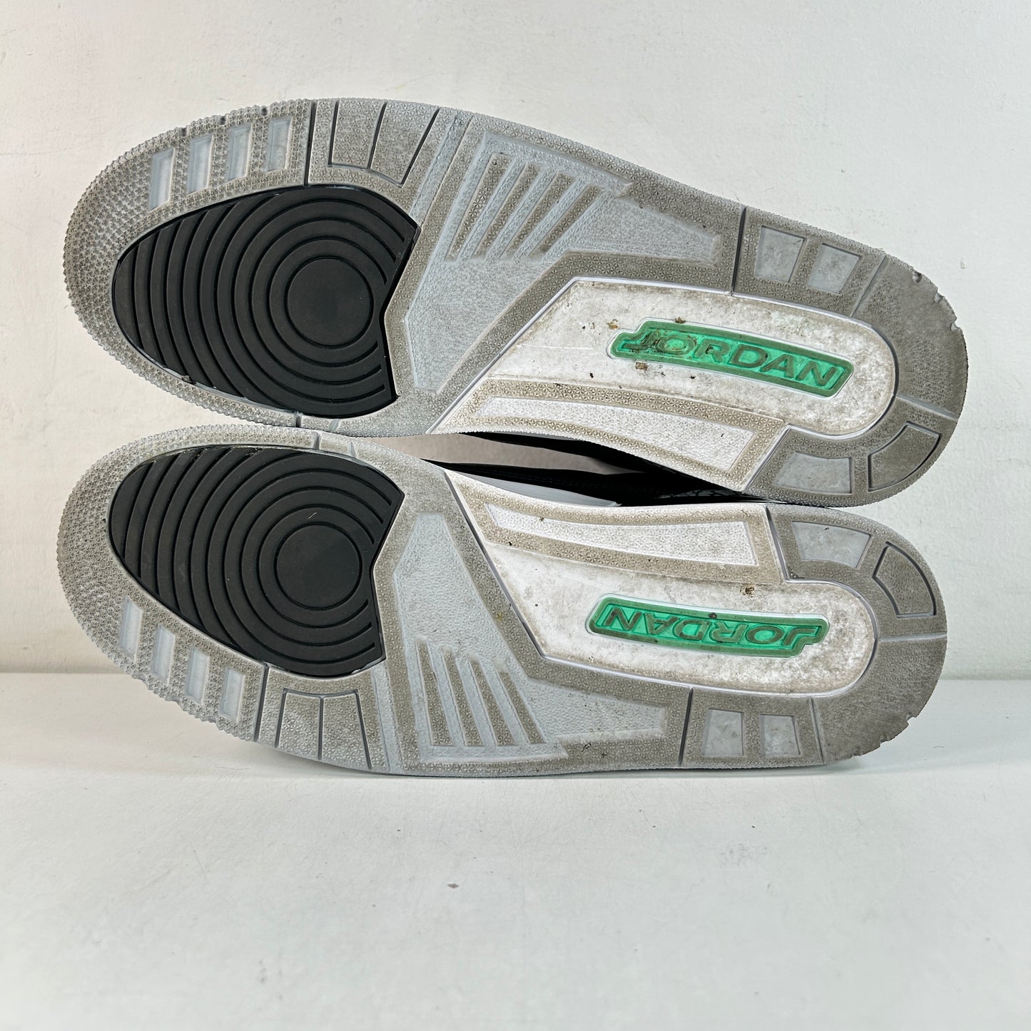 CT8532 031 Jordan 3 Retro Green Glow [USED] - 13 M (Used)