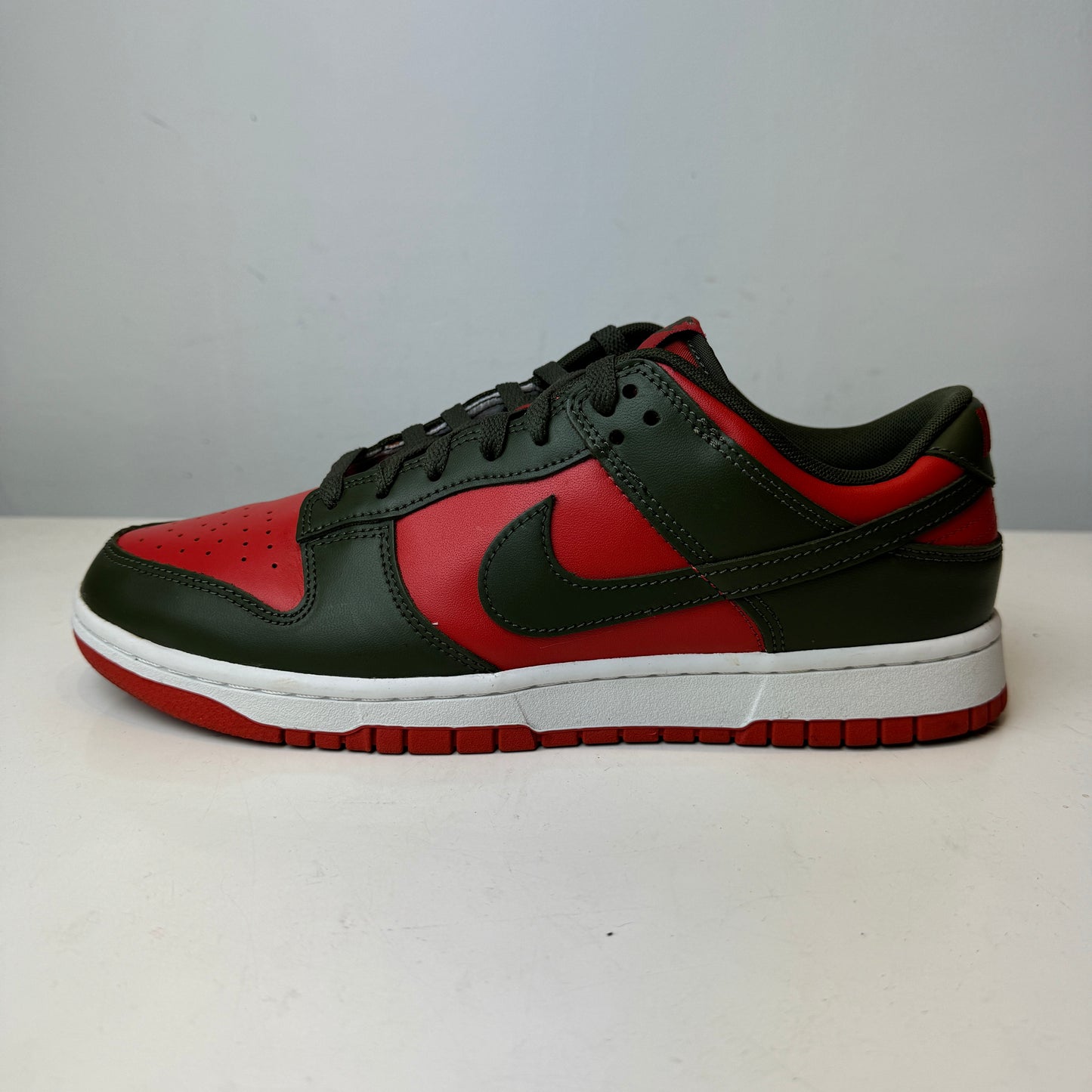 DV0833 600 Nike Dunk Low Mystic Red Cargo Khaki [USED] - 10.5 M (Used) (No Box)