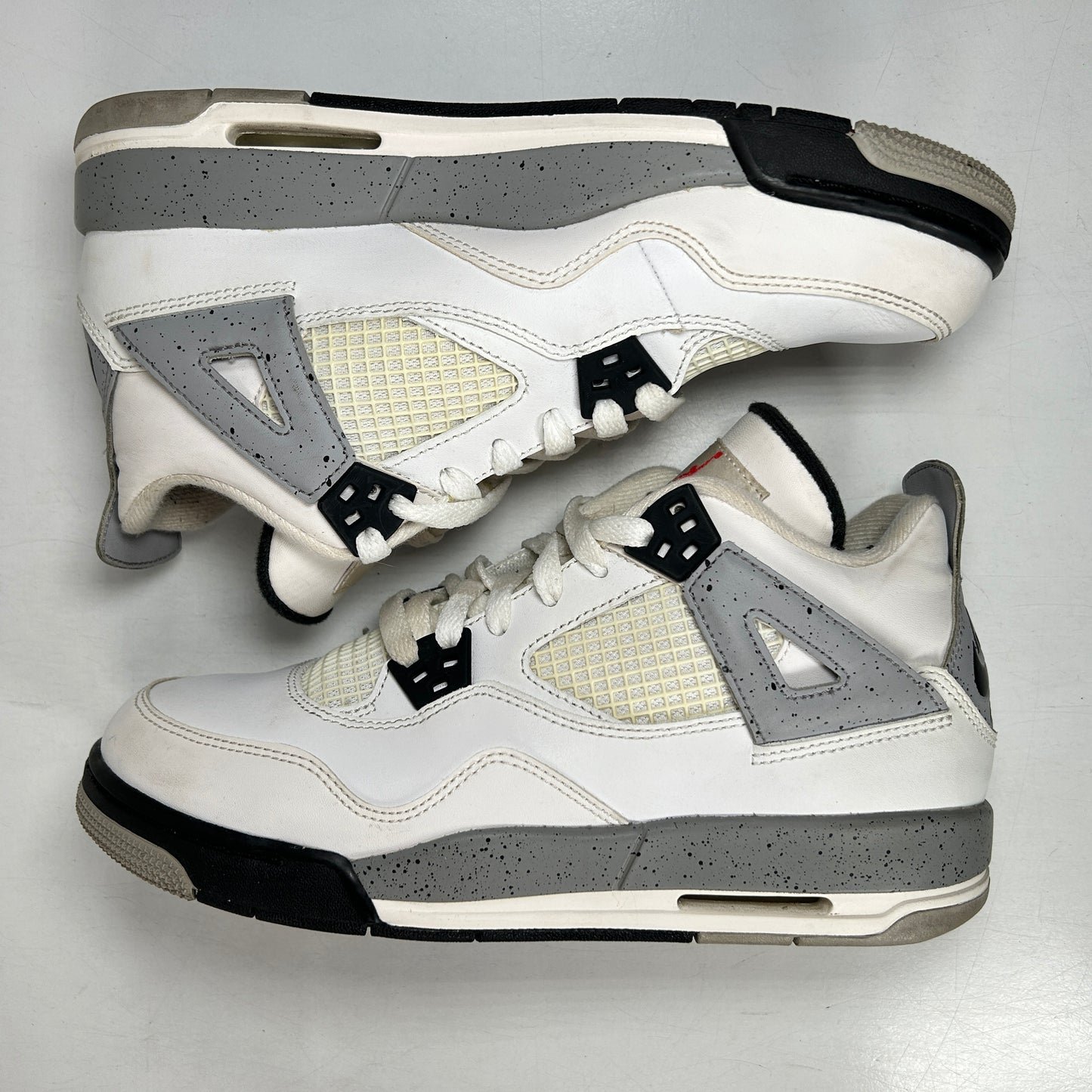 836016 192 Jordan 4 White Cement GS [USED] - 6 Y (Used)
