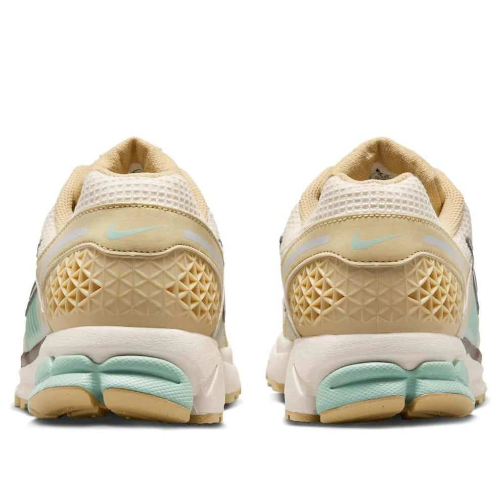 IB2987 700 Nike Zoom Vomero 5 Team Gold Seafoam