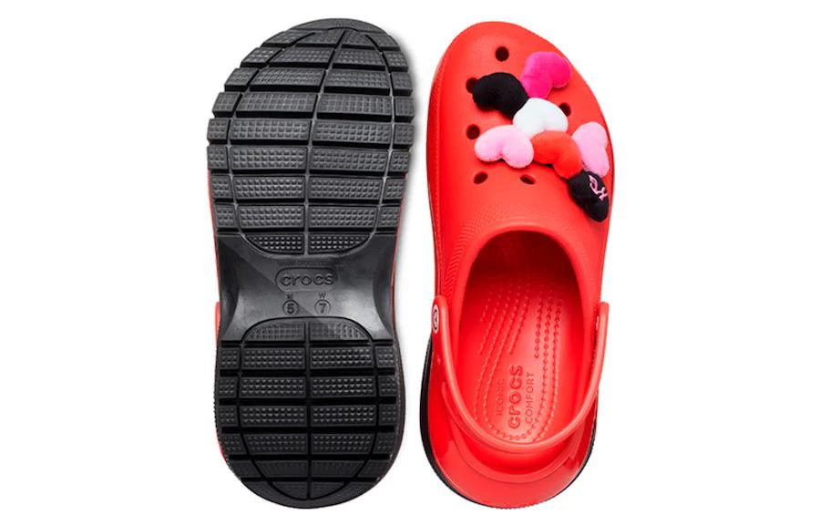 207696 8C1 Crocs Mega Crush Clog Karol G