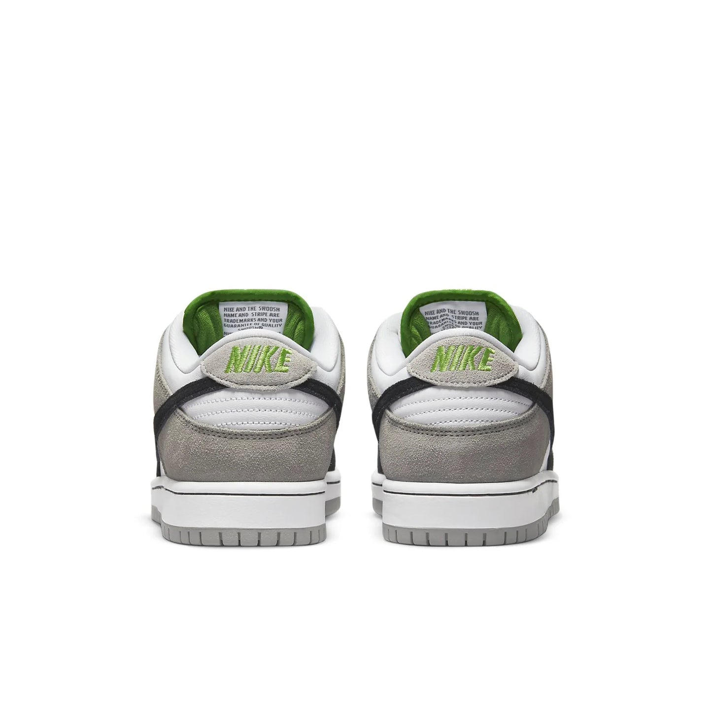 BQ6817 011 Nike SB Dunk Low Chlorophyll