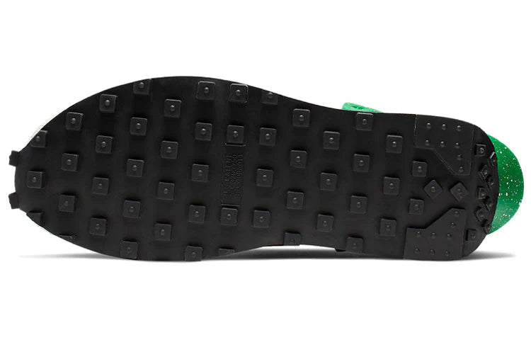 CJ3295 300 Nike Daybreak Undercover Lucky Green Red (Women's)