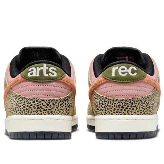 IH3211 200 Nike SB Dunk Low Arts-Rec