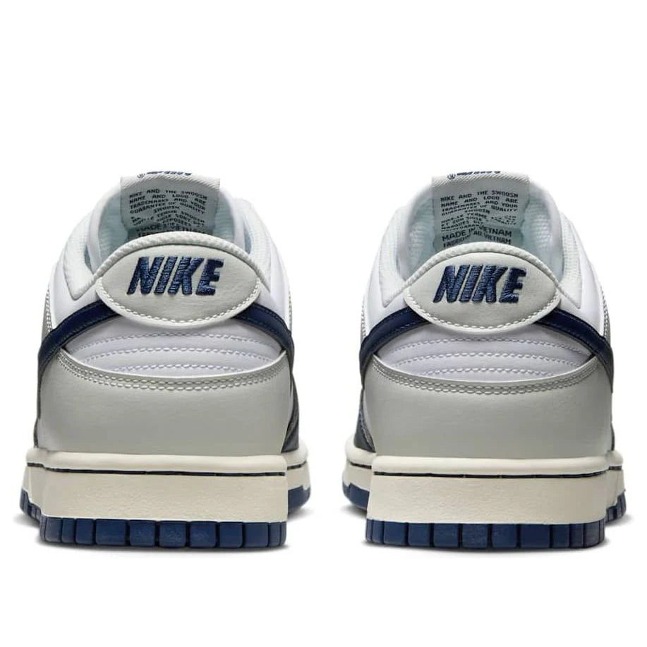 IM2222 101 Nike Dunk Low New York Yankees