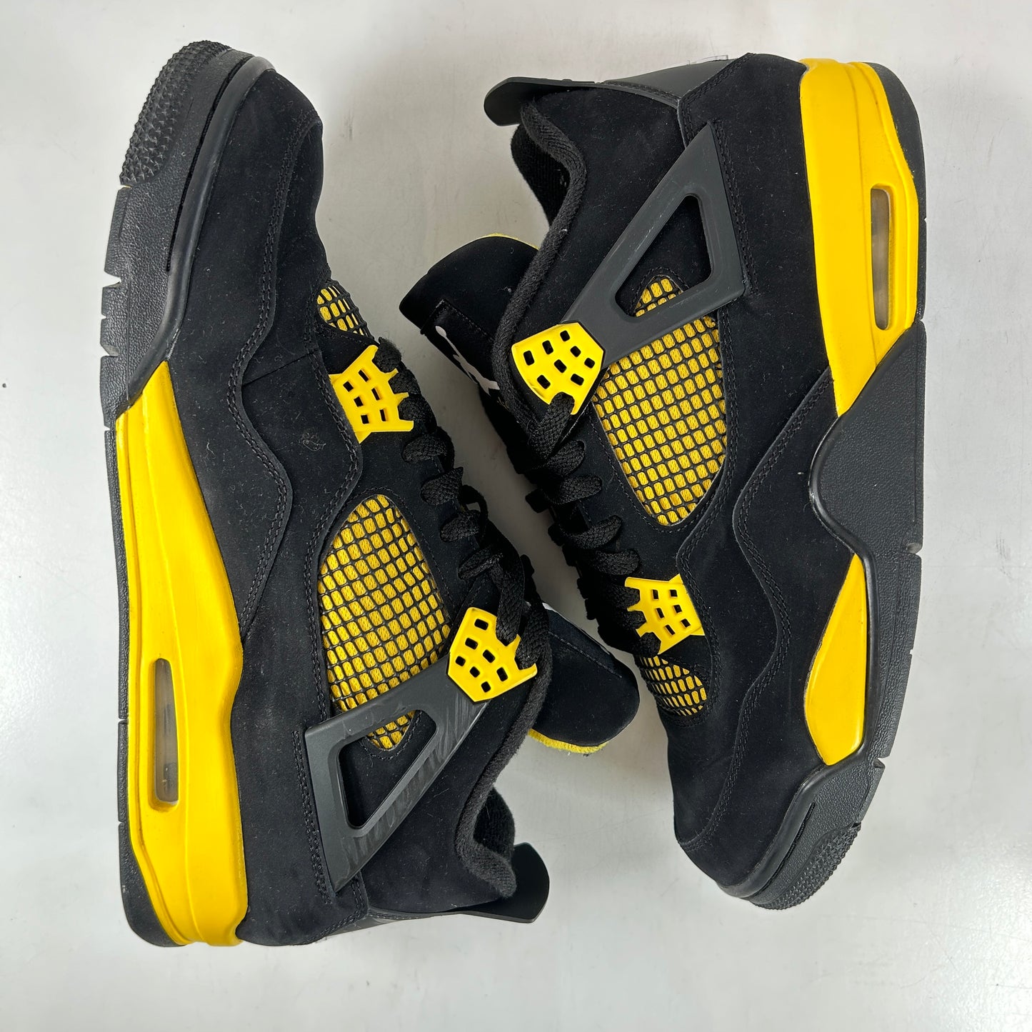 DH6927 017 Jordan 4 Retro Thunder [USED] - 11.5 M (Used)