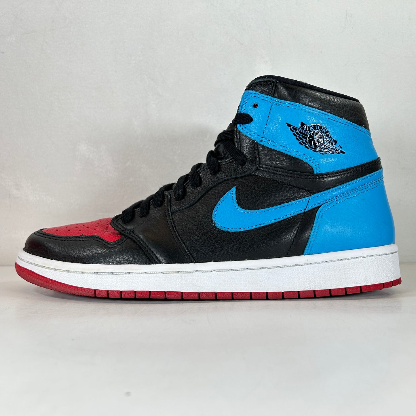 CD0461 046 Jordan 1 Retro High NC to Chi (Women's) [USED] - 12 W (Used)