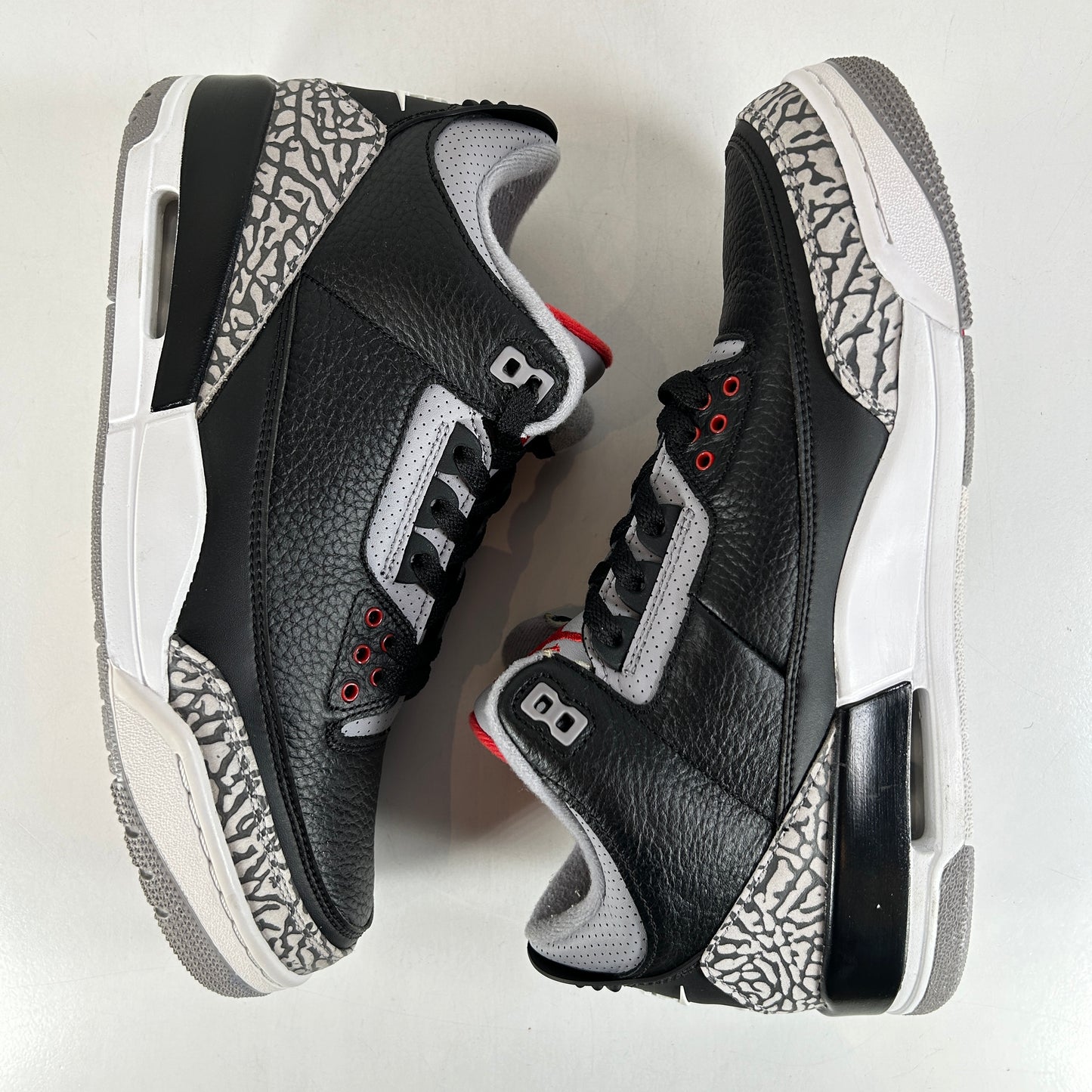 854262 001 Jordan 3 Black Cement 2018 [USED] - 9.5 M (VNDS)