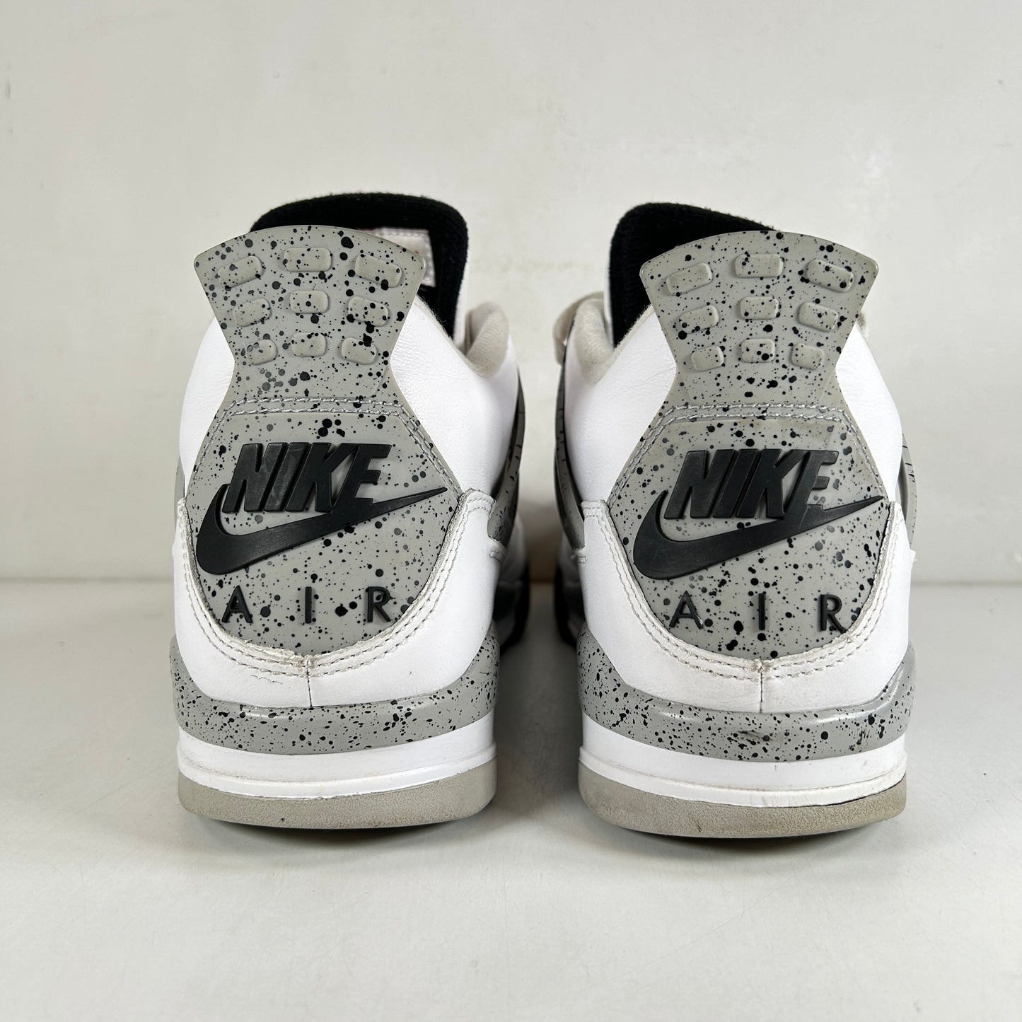 840606 192 Jordan 4 White Cement [USED] - 11 M (Used2)