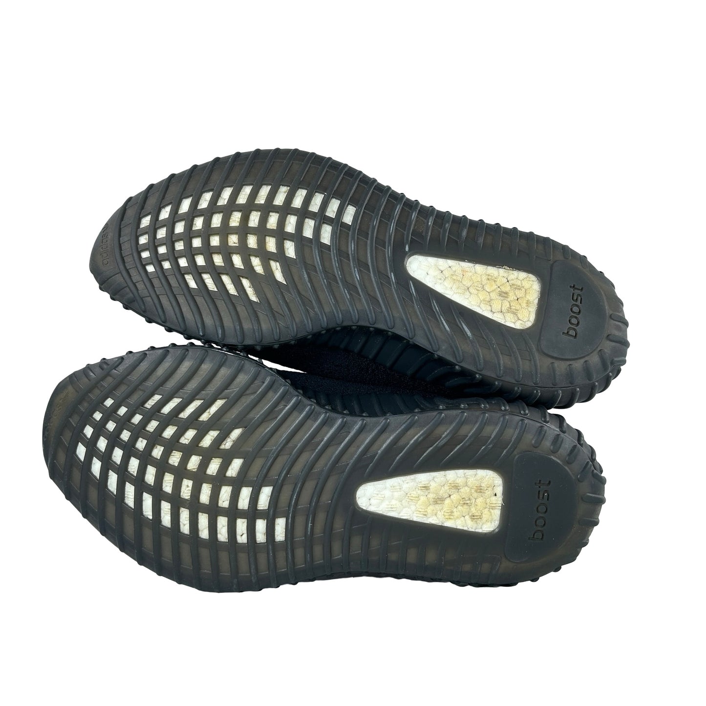 CP9652 Yeezy 350 V2 Criado