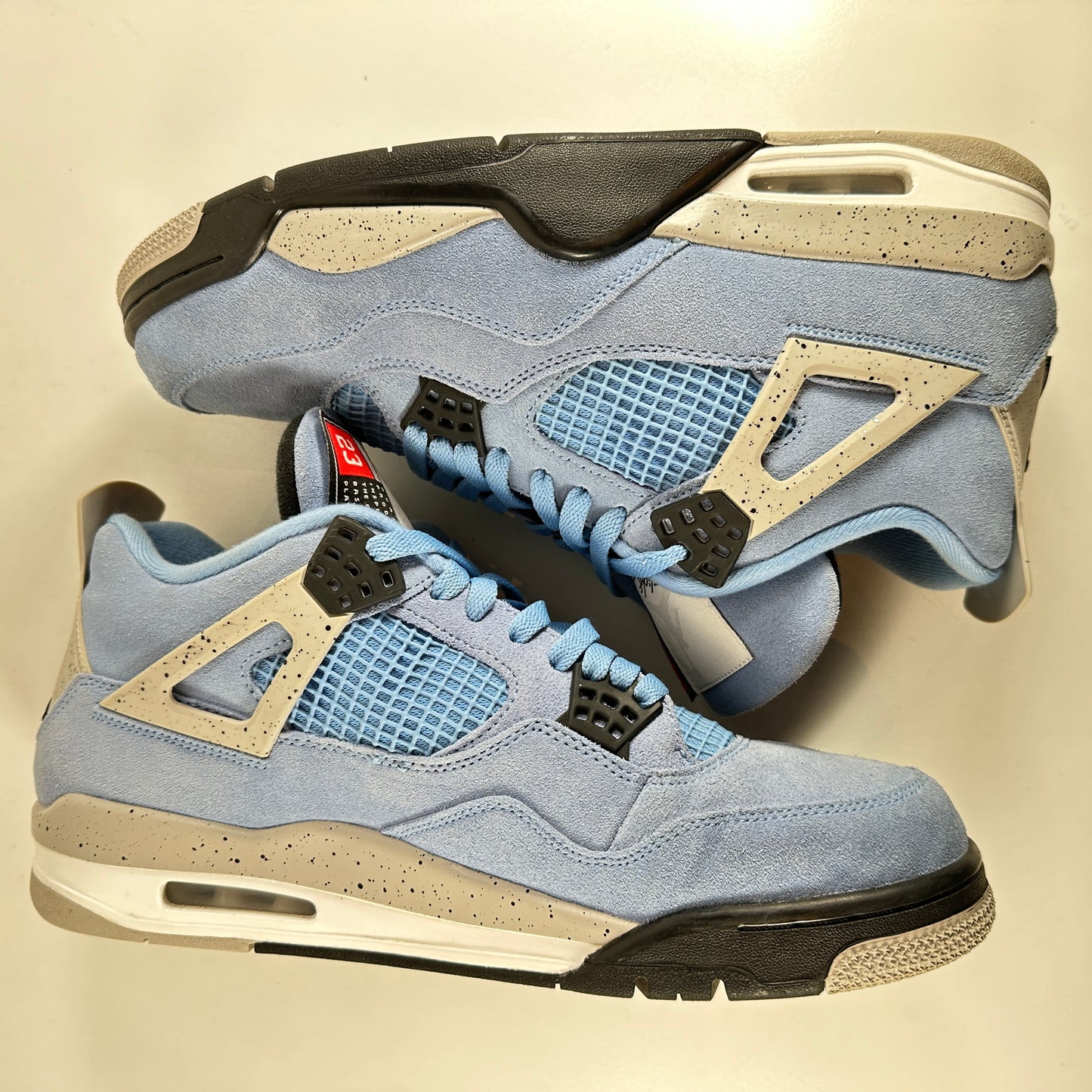 CT8527 400 Jordan 4 University Blue [USED] - 11.5 M (Used)