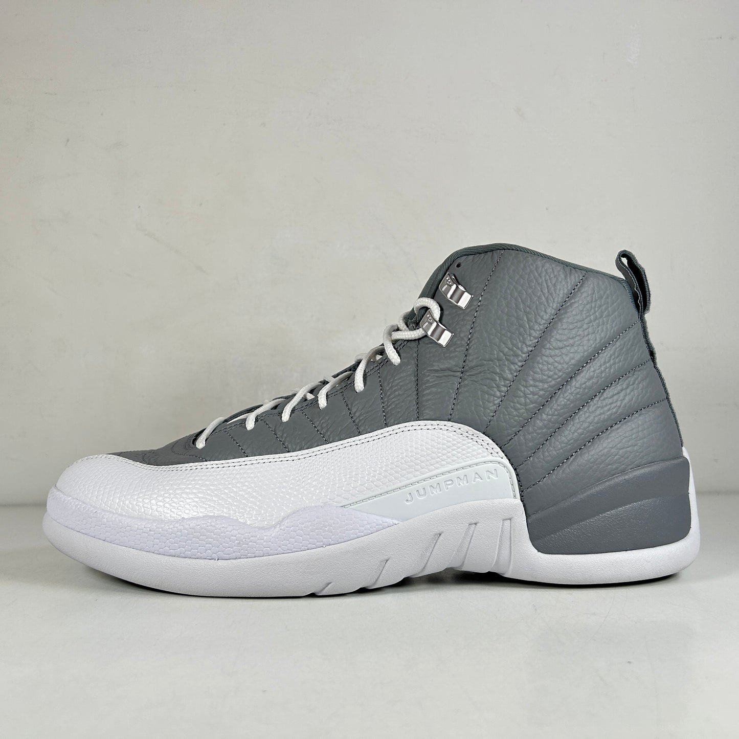 CT8013 015 Jordan 12 Retro Stealth [USED] - 13 M (Used)