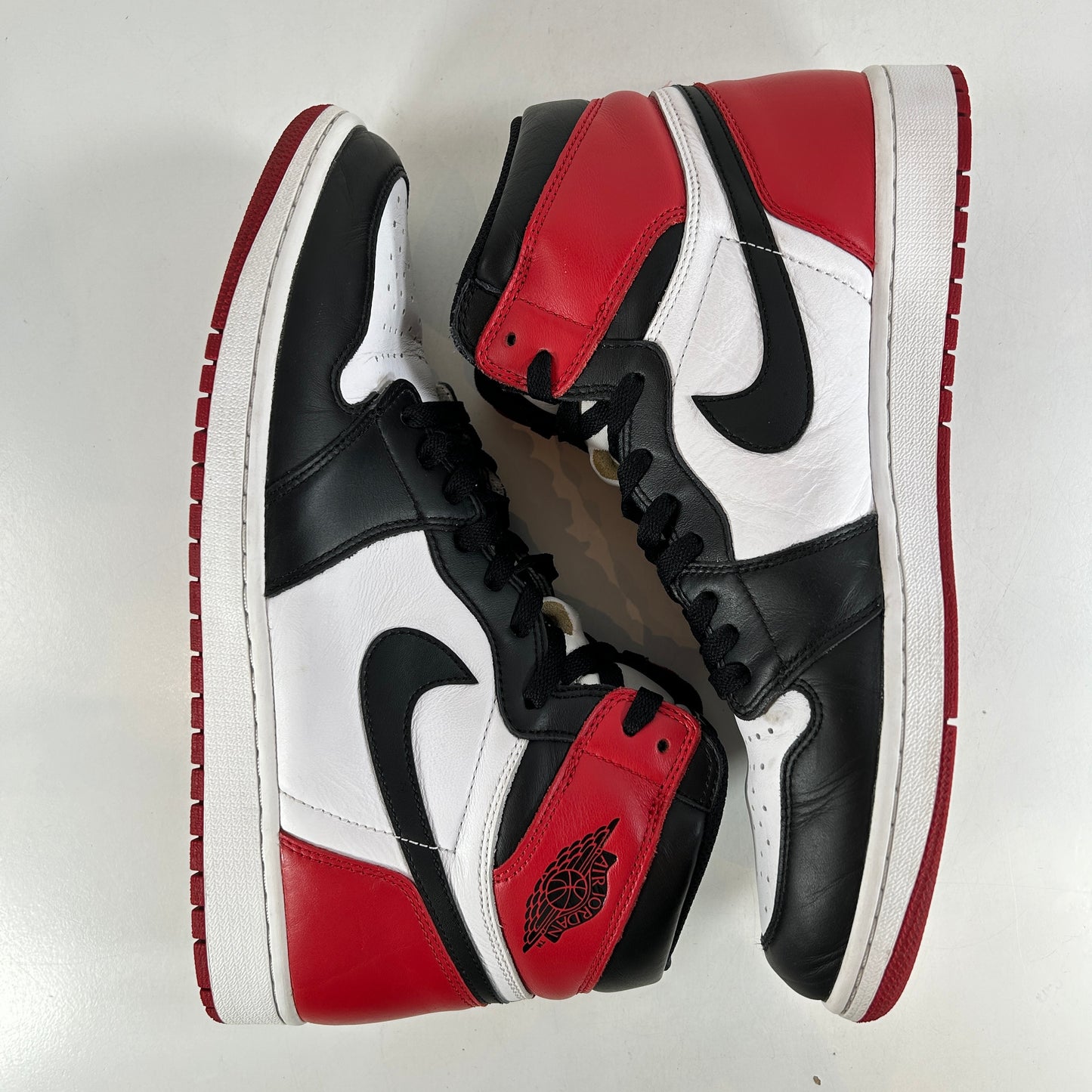 555088 125 Jordan 1 Retro Black Toe (2016) [USED] - 13 M (Used)