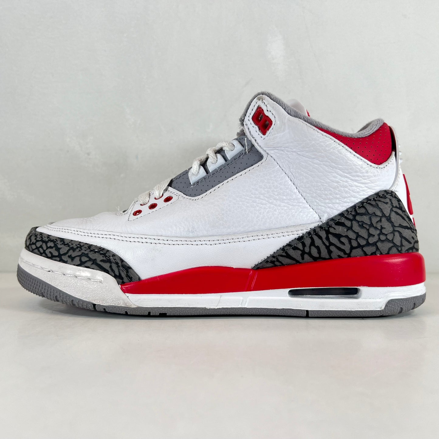 DM0967 160 Jordan 3 Retro Fire Red (2022) (GS) [USED] - 7 Y (Used2)