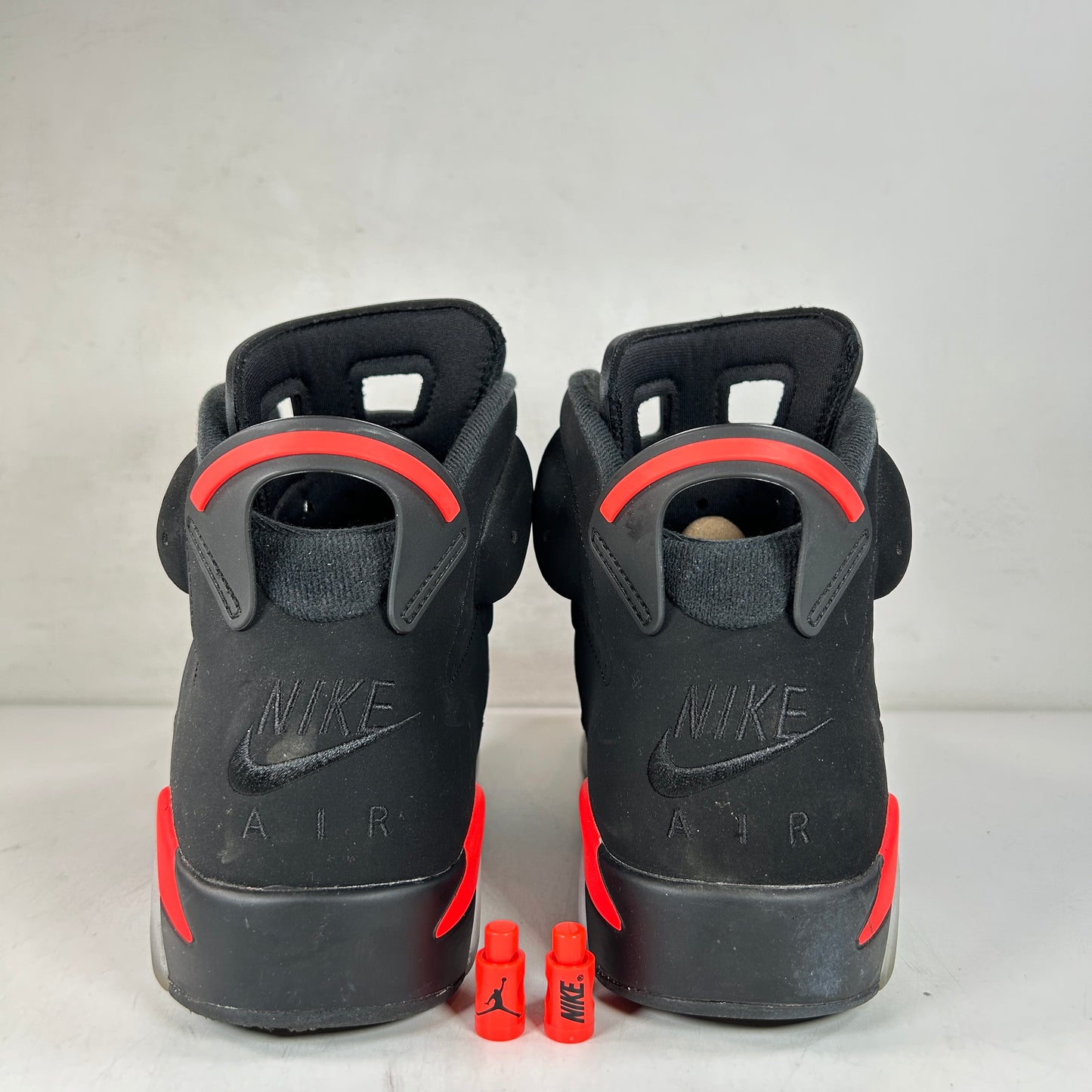 384664 060 Jordan 6 Infrared [USED] - 11 M (VNDS)