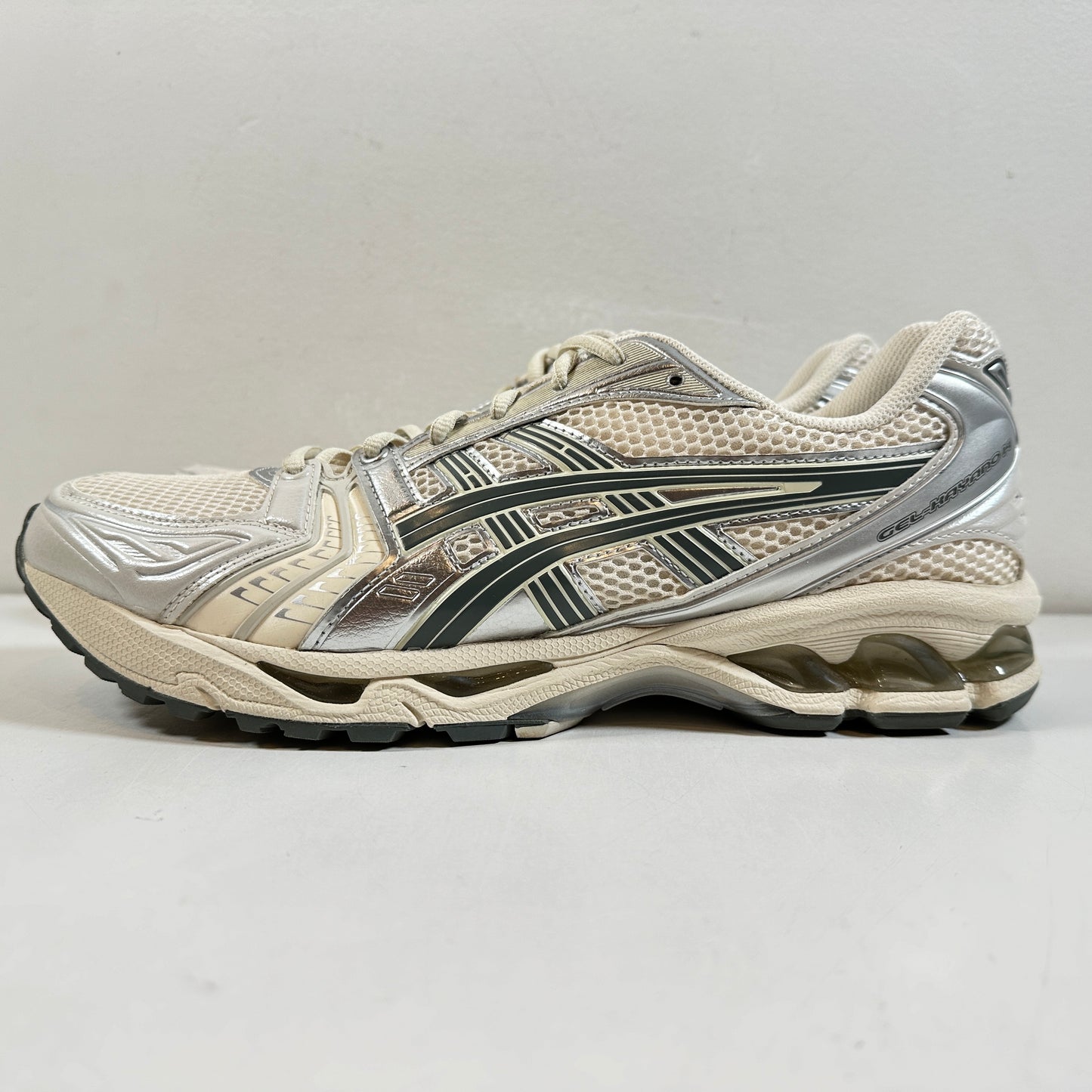 1201A019 200 ASICS Gel-Kayano 14 Birch Dark Pewter [USED] - 11 M (Used)