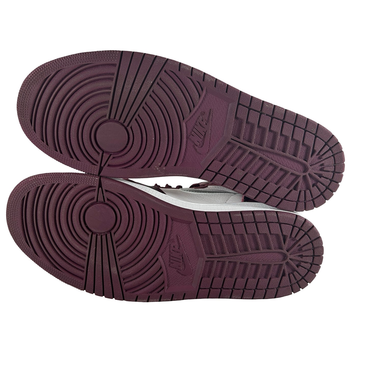 555088 611 Jordan 1 Retro High OG Bordeaux [USED] - 10 M (Used)