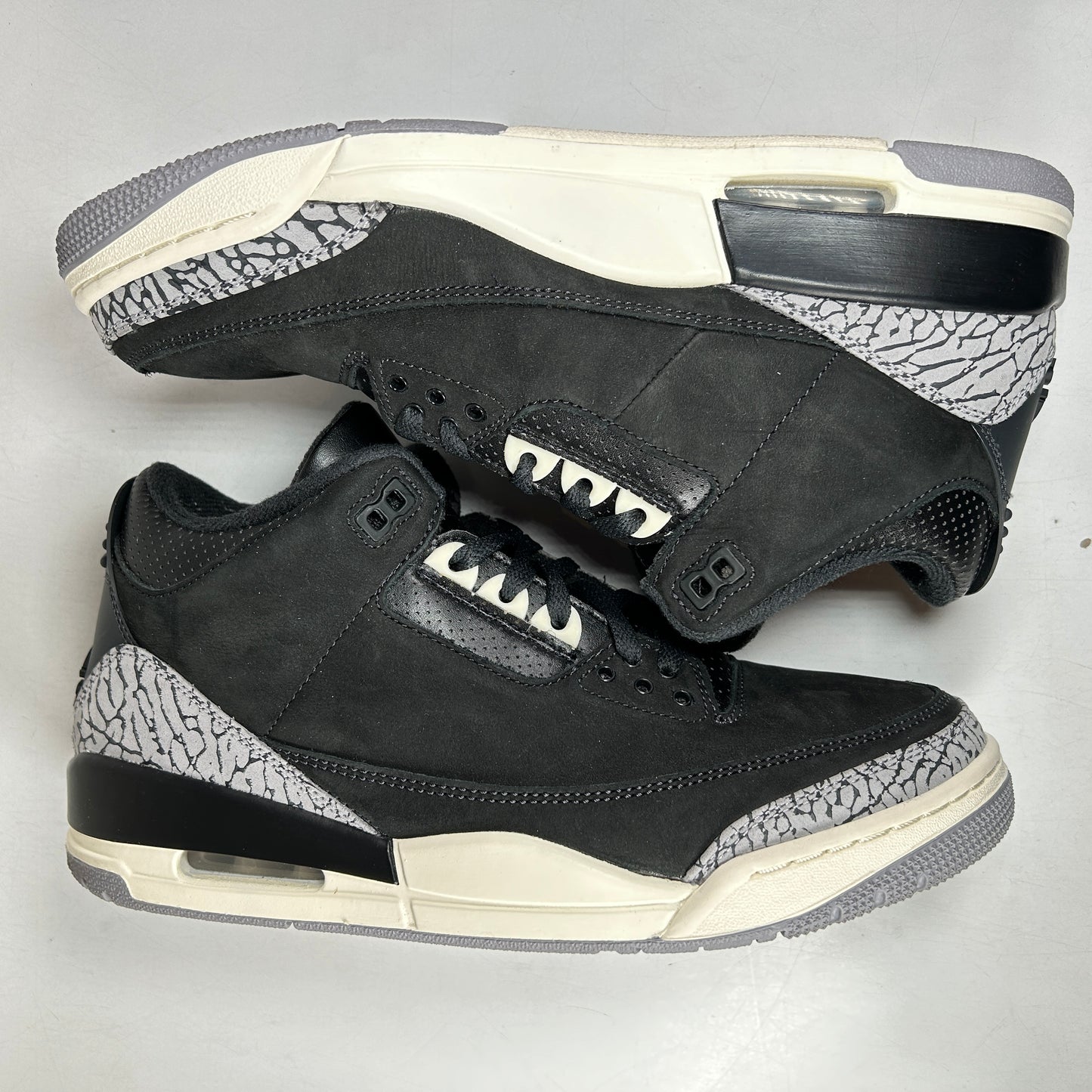 CK9246 001 Jordan 3 Retro Off Noir (Mujeres)