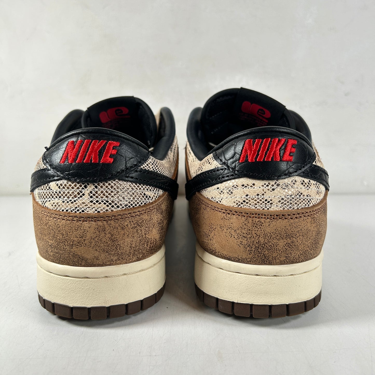 FJ5434 120 Nike Dunk Low Premium CO.JP Piel de serpiente marrón