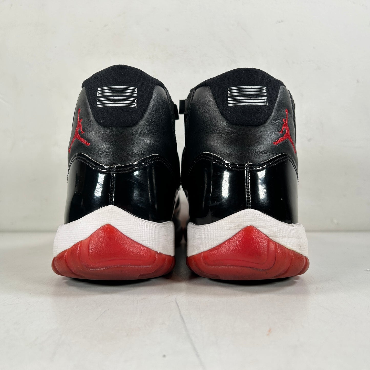 378037 061 Jordan 11 Bred (2019) [USED] - 8 M (Used) (Replace Box)