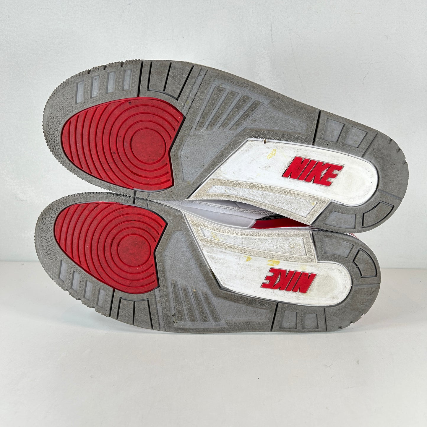 DN3707 160 Jordan 3 Retro Rojo fuego (2022)
