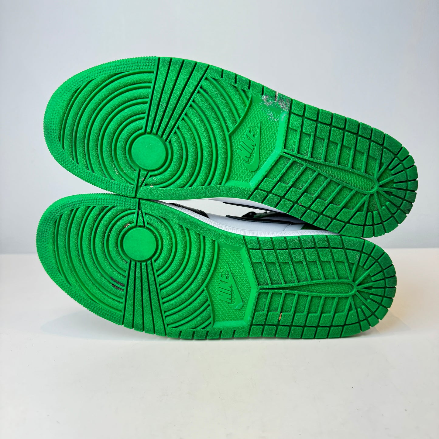 DZ5485 031 Jordan 1 Retro High OG Lucky Green [USED] - 10.5 M (Used)