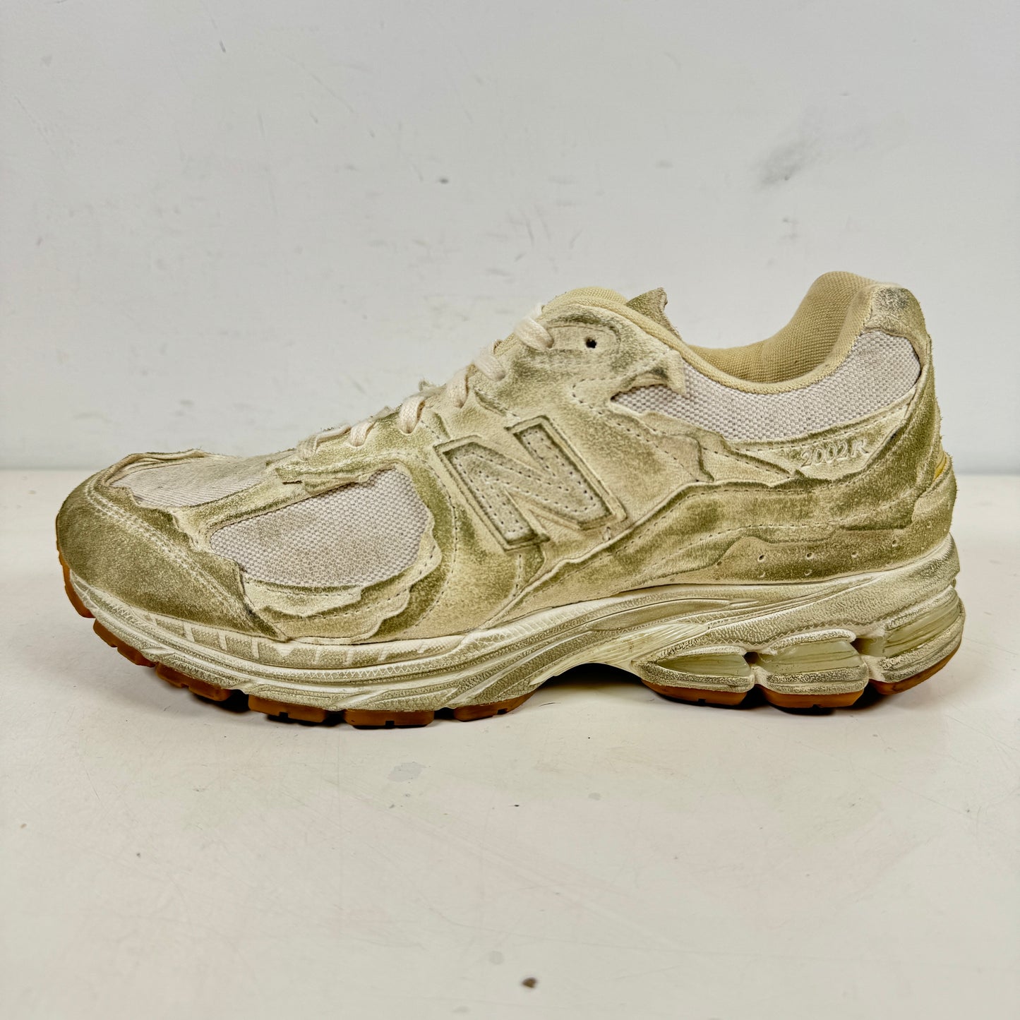 M2002RDG New Balance 2002R Protection Pack Distressed [USED] - 8.5 M (Used)