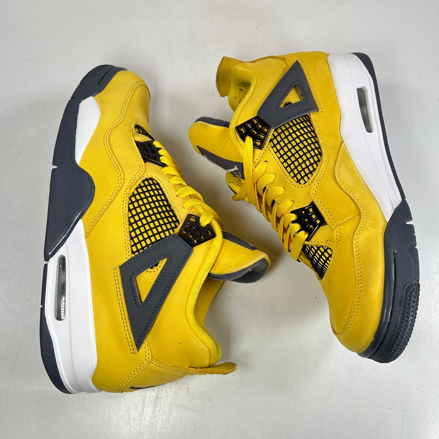 CT8527 700 Jordan 4 Retro Lightning (2021) [USED] - 10 M (Used5)