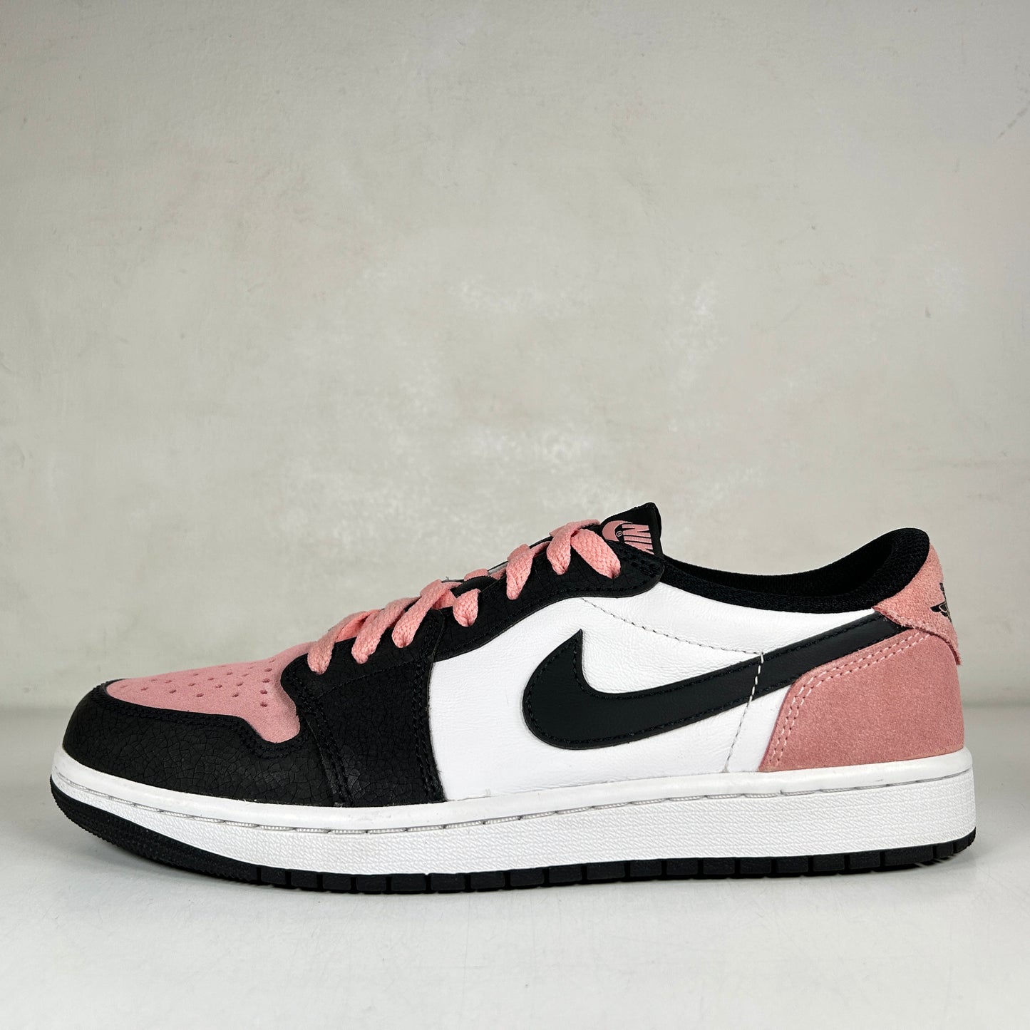 CZ0790 061 Jordan 1 Low OG Bleached Coral [USED] - 8.5 M (Used)