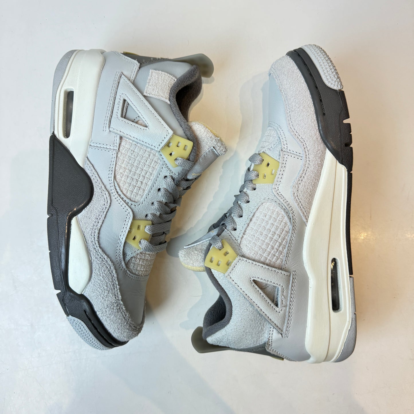 DV2262 021 Jordan 4 Retro SE Craft Photon Dust (GS) [USED] - 6 Y (Used)