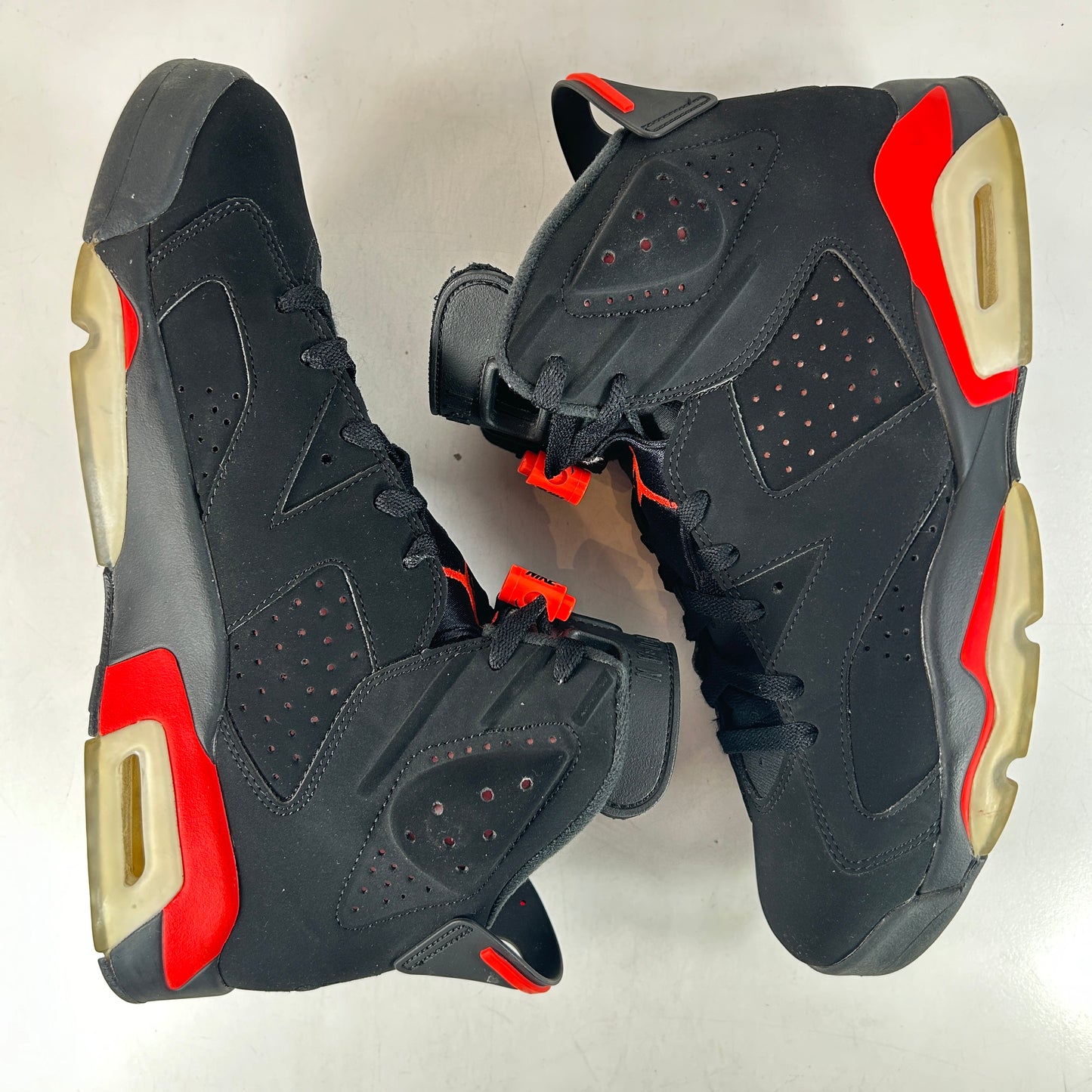 384664 060 Jordan 6 Retro Black Infrared (2019) [USED] - 10 M (Used2)