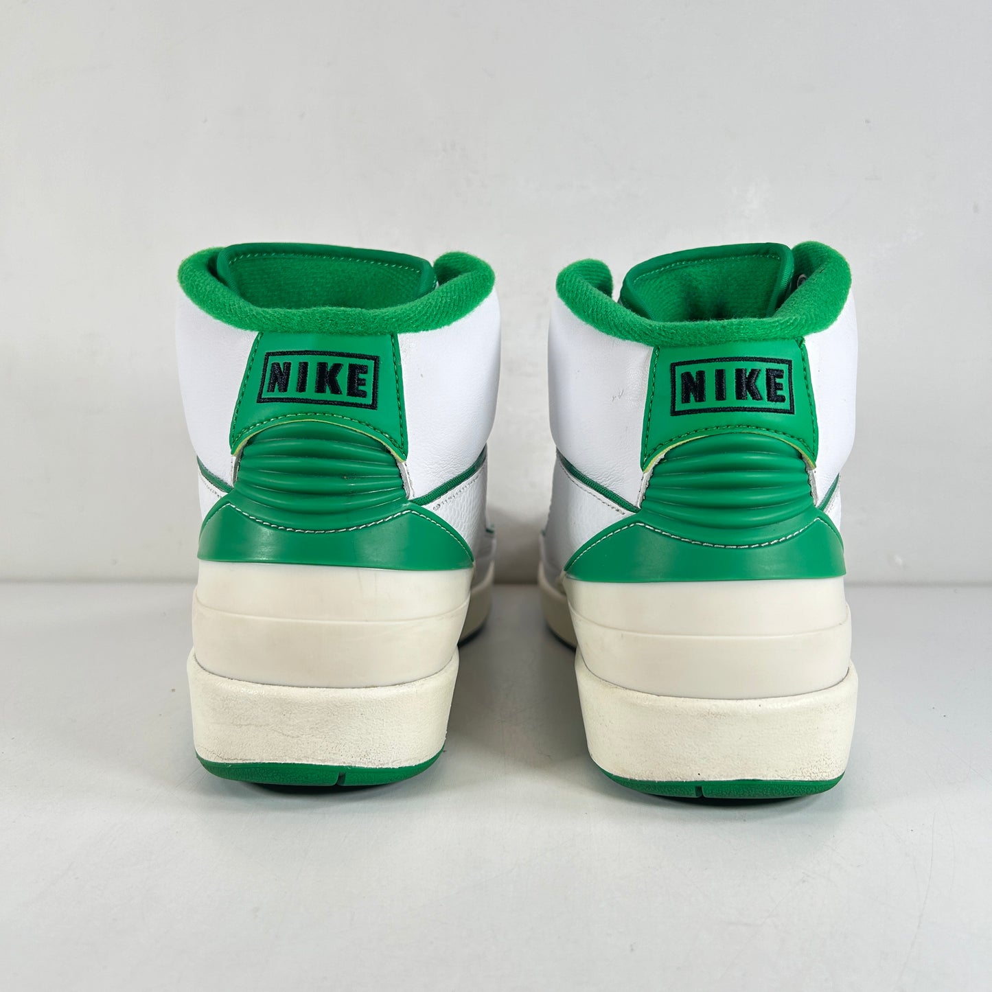 DR8884 103 Jordan 2 Retro Lucky Green - 9.5 M (Used)