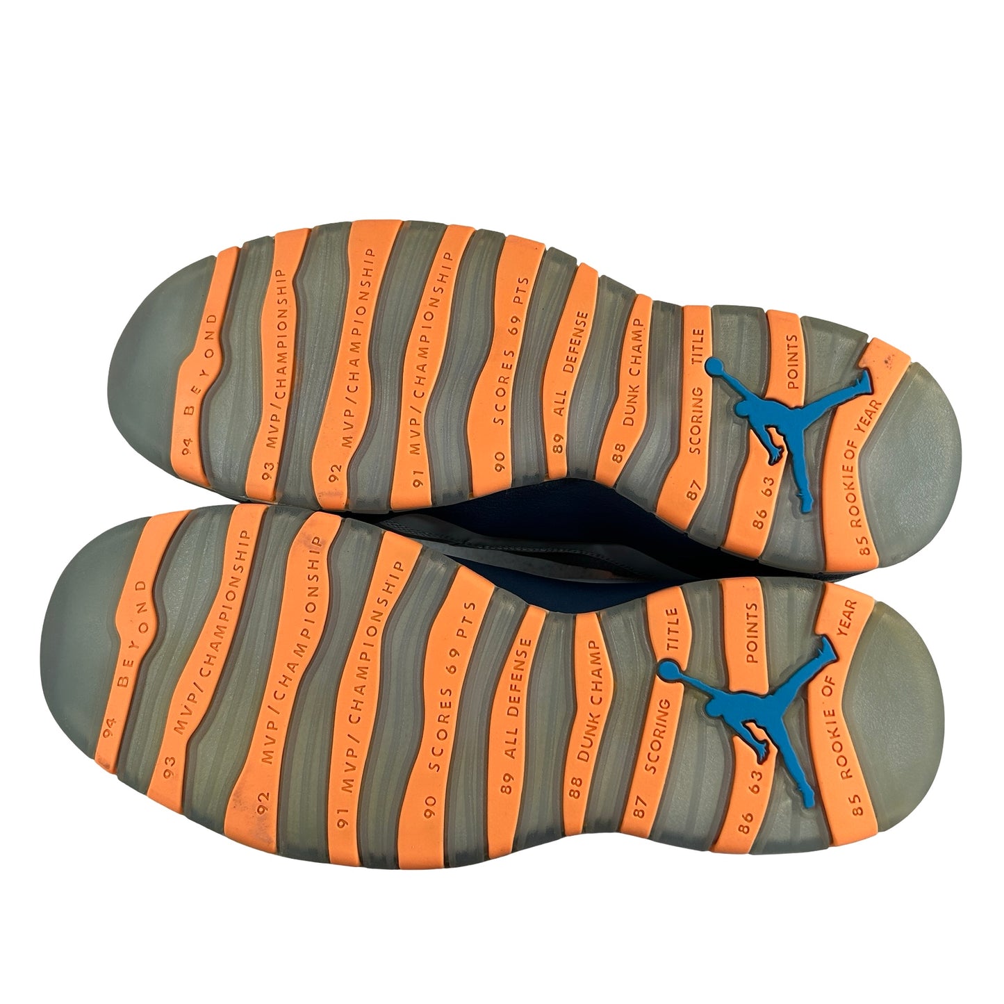 310805 026 Jordan 10 Retro Bobcats - 13 M (Yellowing Outsoles)