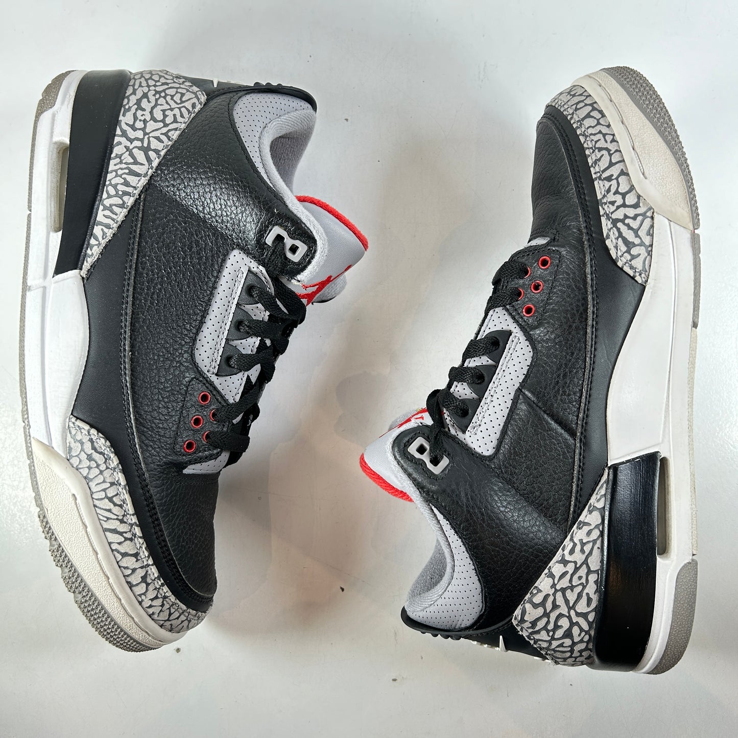 854262 001 Jordan 3 Black Cement 2018 [USED] - 9.5 M (Used2)