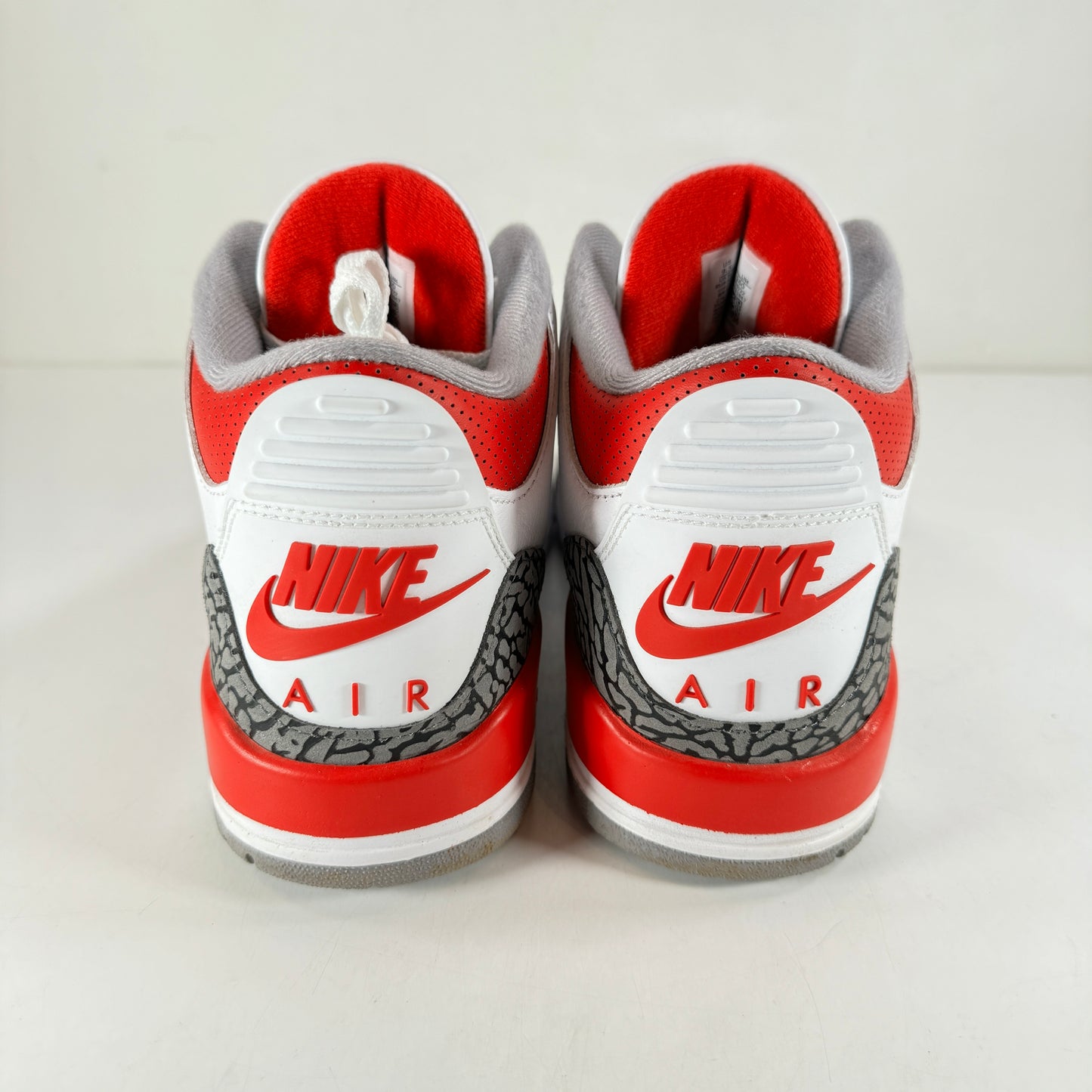 DN3707 160 Jordan 3 Retro Rojo fuego (2022)
