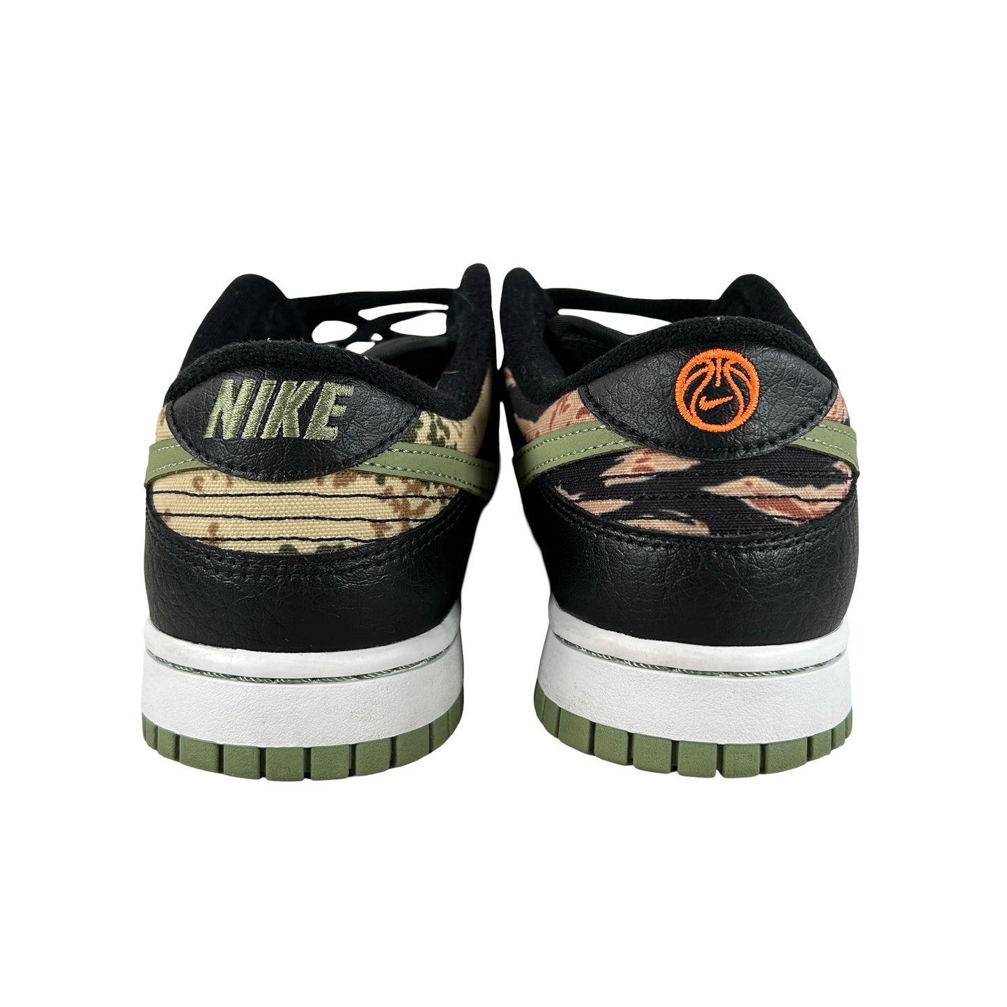 DH0957 001 Nike Dunk Low Loco Camuflaje