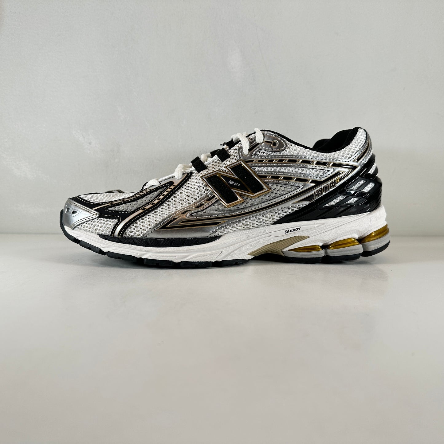 M1906RA New Balance 1906R White Metallic Gold [USED] - 11 M (Used)