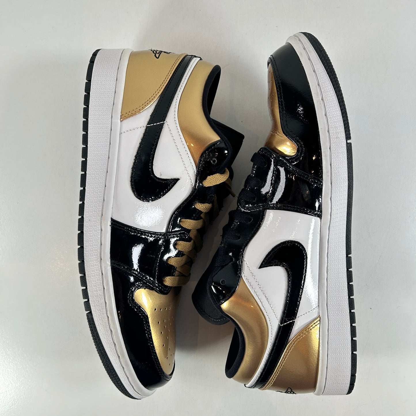 CQ9447 700 Jordan 1 Low Gold Toe [USED] - 10 M (Used)