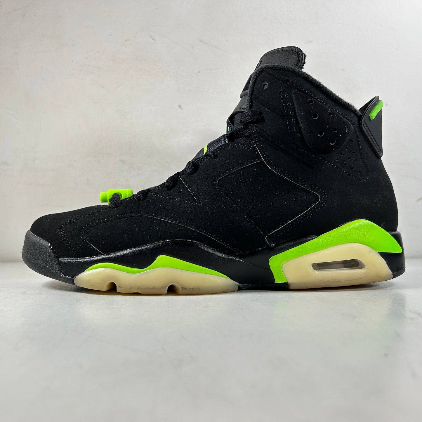 CT8529 003 Jordan 6 Retro Verde Eléctrico