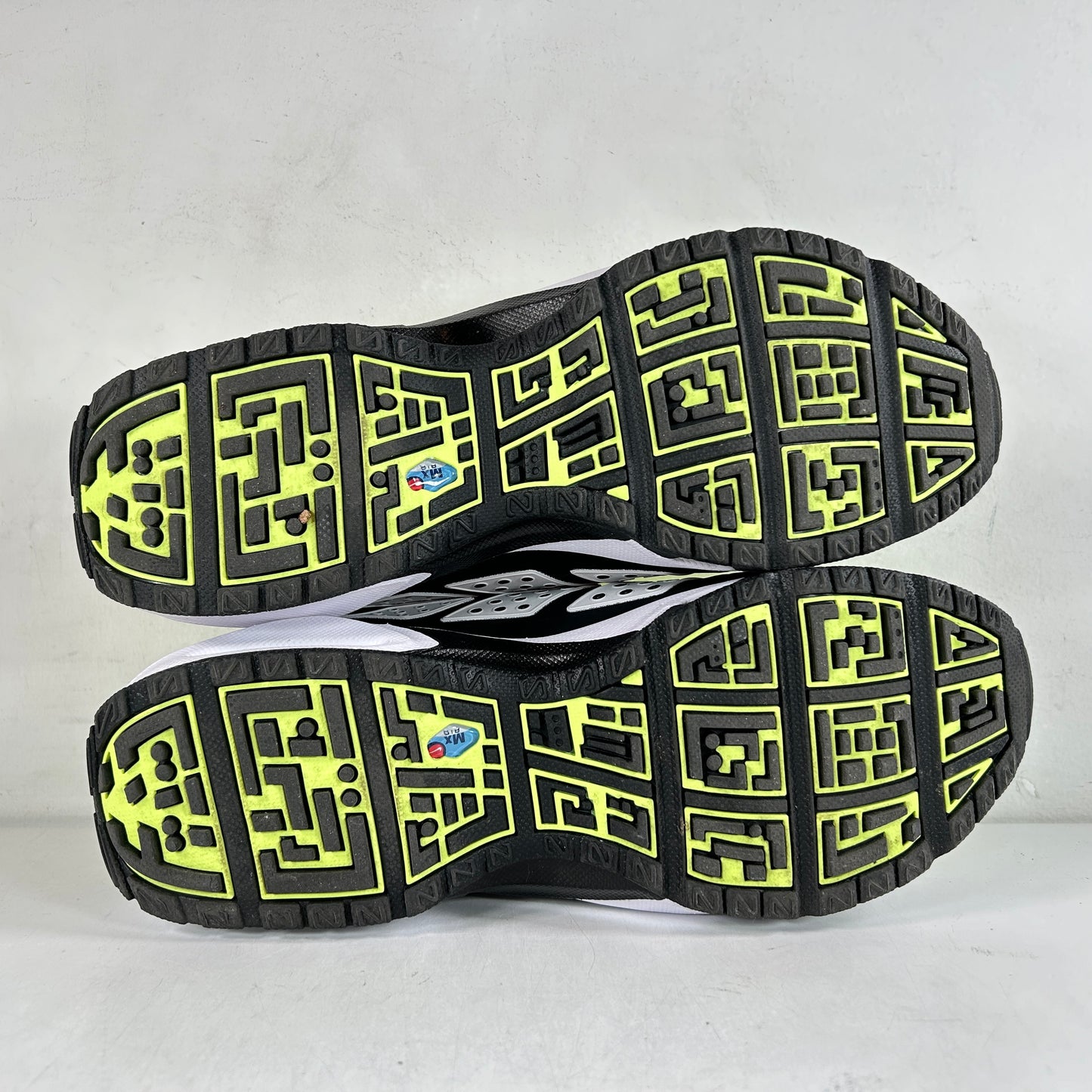 FZ2068 700 Nike Air Max Sunder Volt Black (W) [USED] - 12 W (Used)